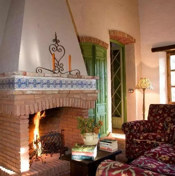 هتل Molino Rio Alajar