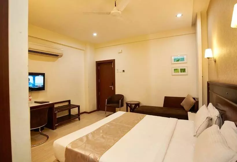 Отель Sai Mahal