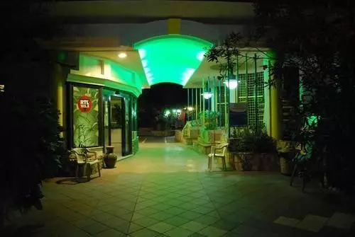 Отель Sayonara Villaggio