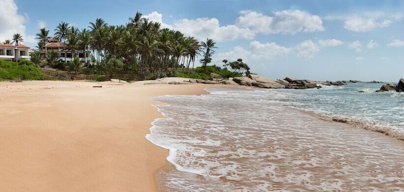 Отель Turtle Bay Boutique