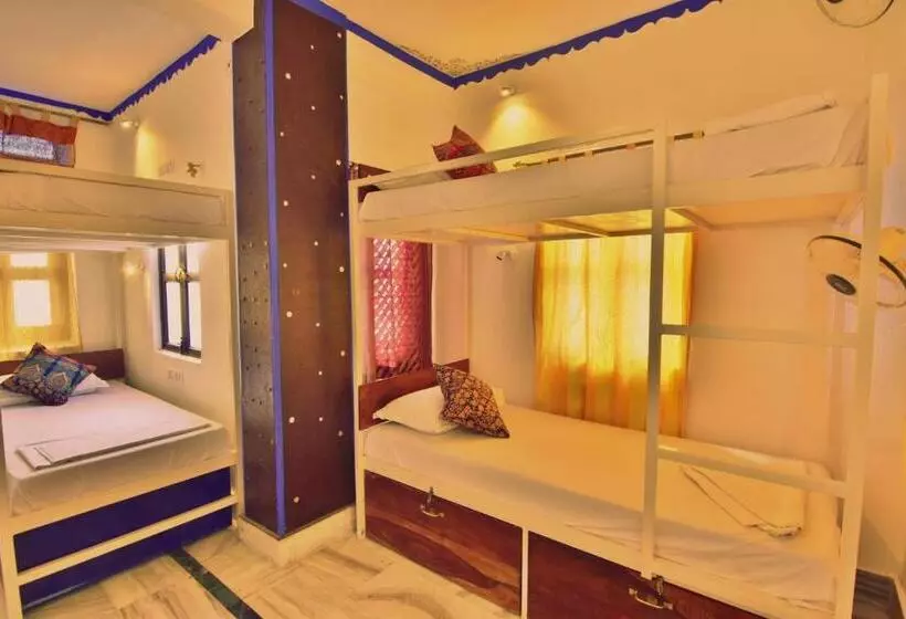 Hotel Yogis Guest House