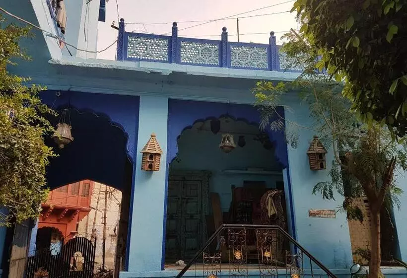 Hotel Yogis Guest House