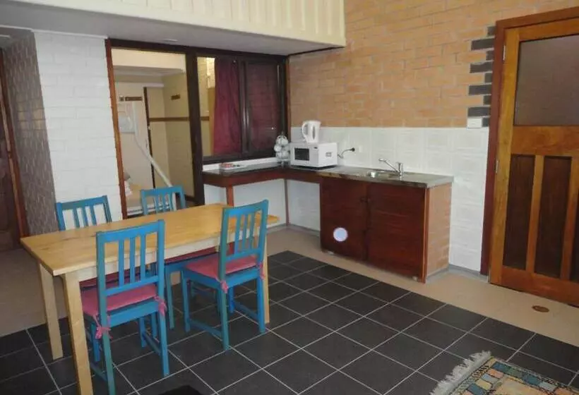 מוטל A Railway Lodge