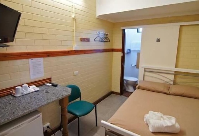 فندق على الطريق A Railway Lodge