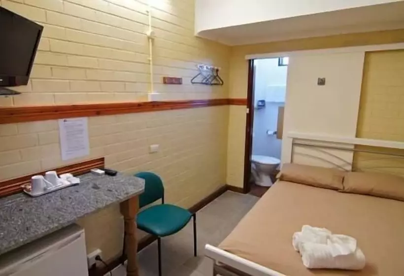 מוטל A Railway Lodge