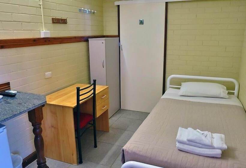 فندق على الطريق A Railway Lodge