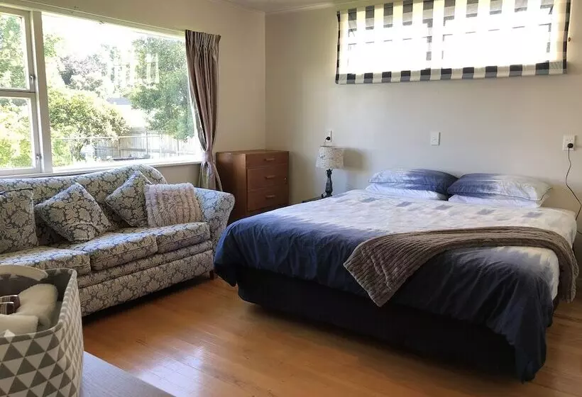 ペンション Lakeview Small Studio