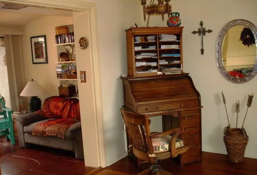 ベッドアンドブレックファースト Sam Hughes Inn