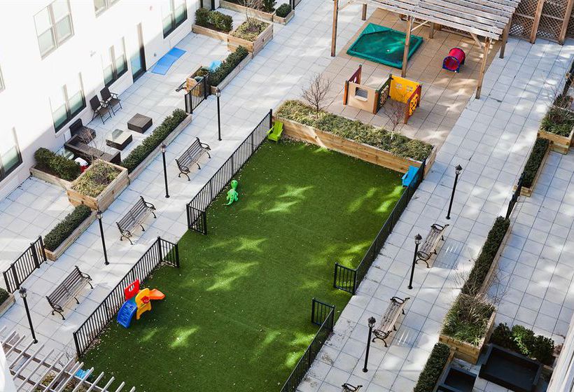 Sky City Apartments Waterfront North