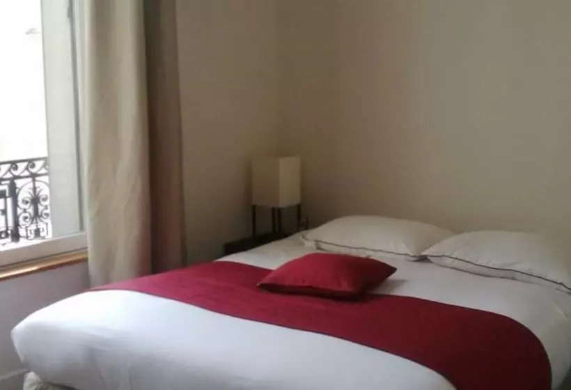 Bridgestreet Champs Elysees