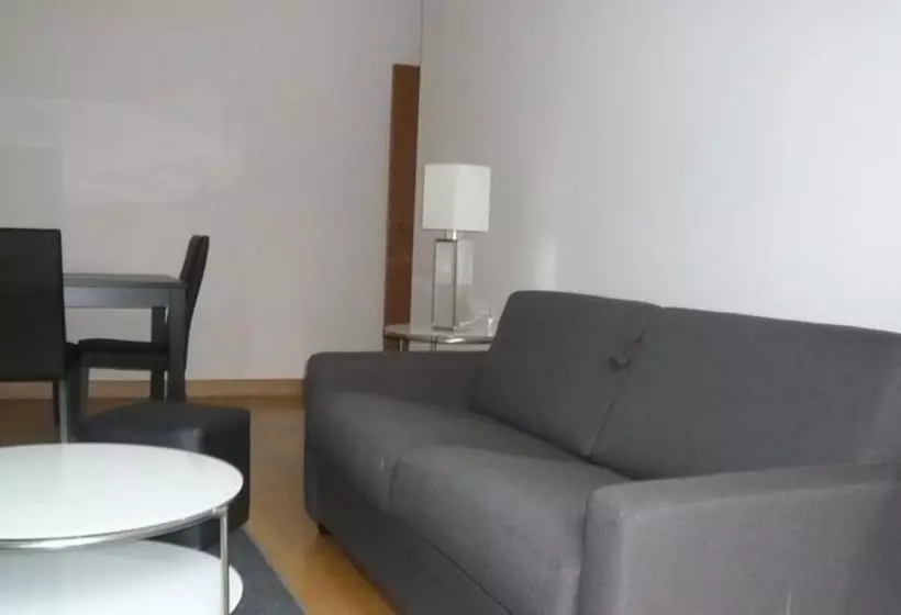 Bridgestreet Champs Elysees