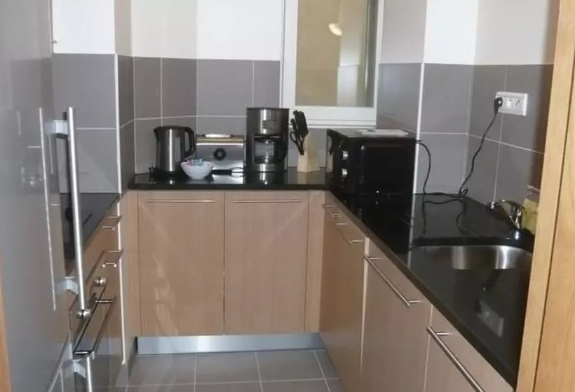 Bridgestreet Champs Elysees