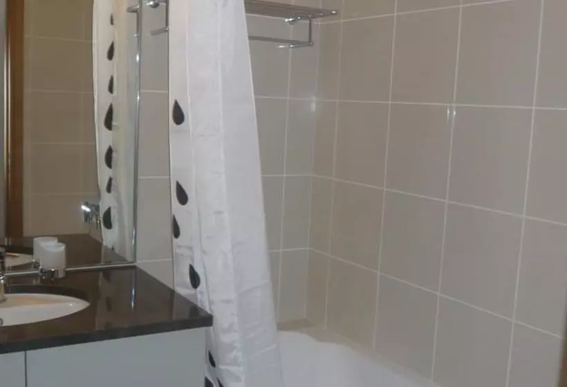 Bridgestreet Champs Elysees