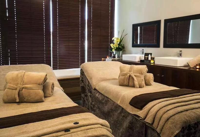 Fiesta Residences Boutique Hotel And Serviced Apartments