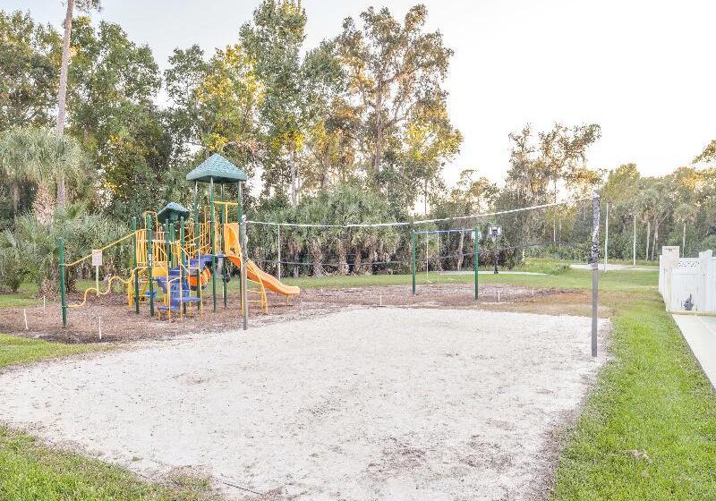 Отель Barefoot N Resort