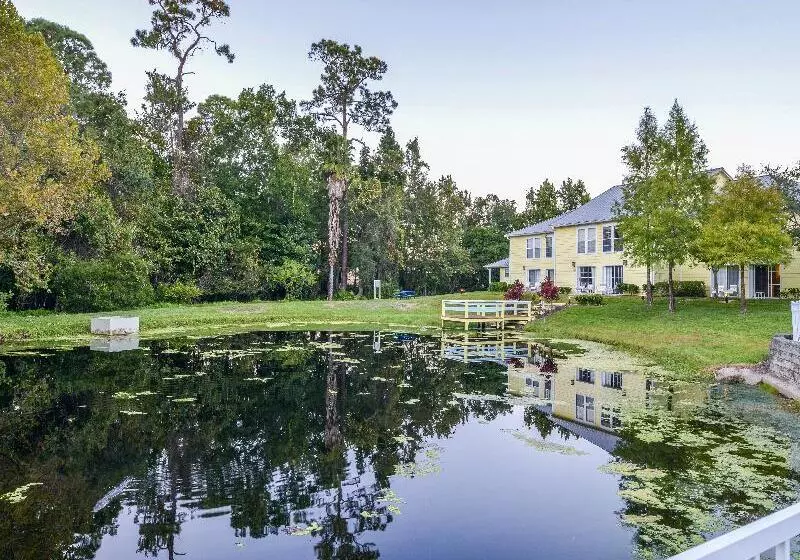 ホテル Barefoot N Resort