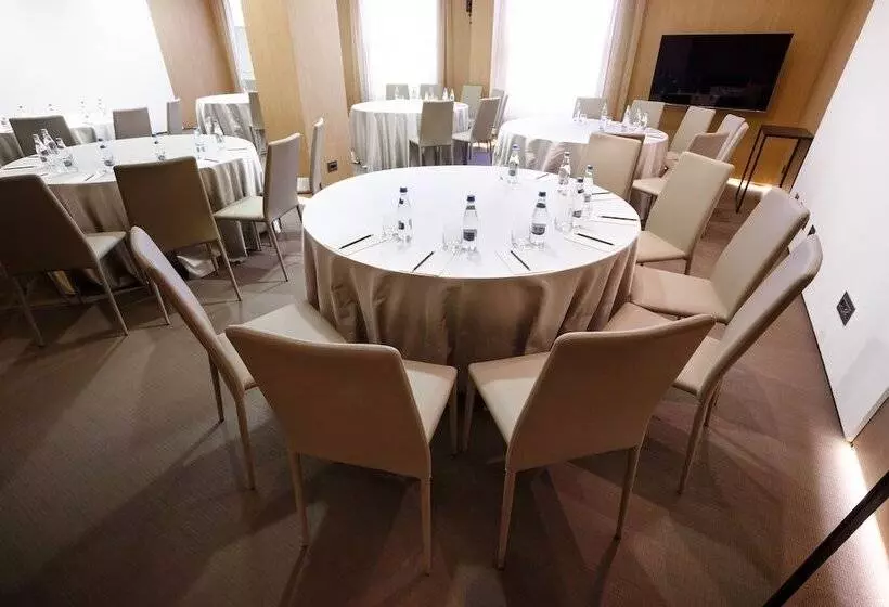 Berds Chisinau Mgallery Hotel Collection