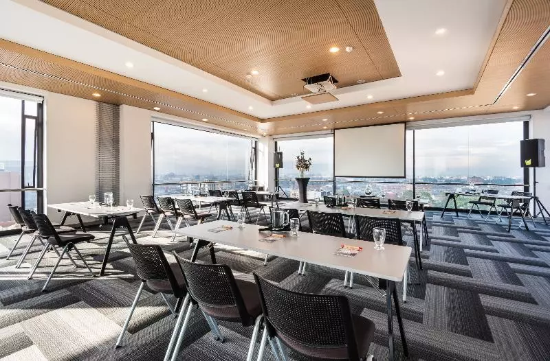 هتل Black Tower Premium