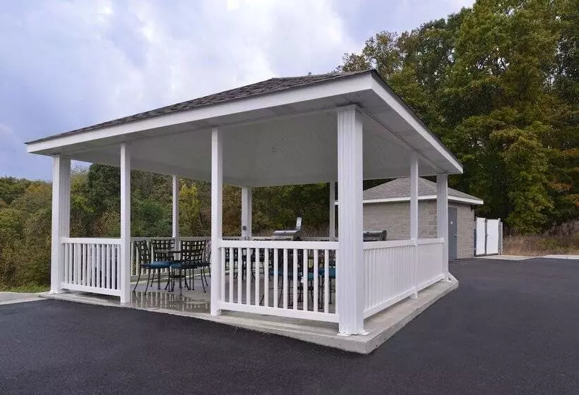 בית מלון כפרי Candlewood Suites Morgantown Univ West Virginia, An Ihg