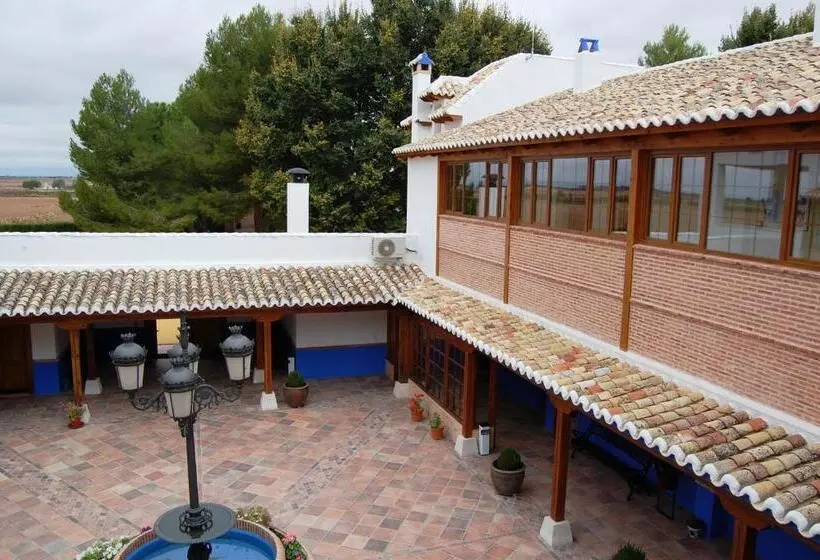 هتل El Cortijo De Daimiel