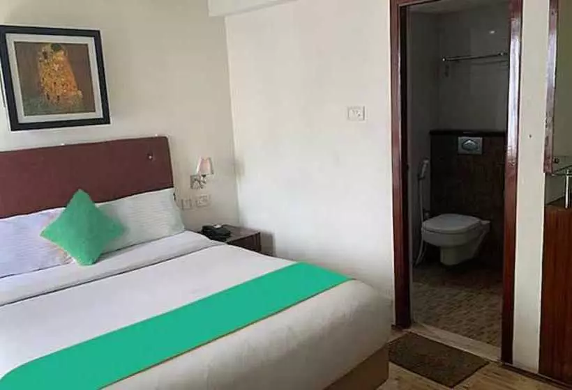 Hotel Fabexpress Laila S County