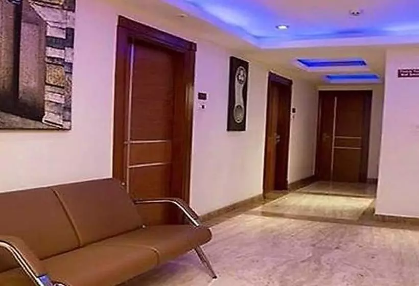 Hotel Fabexpress Laila S County