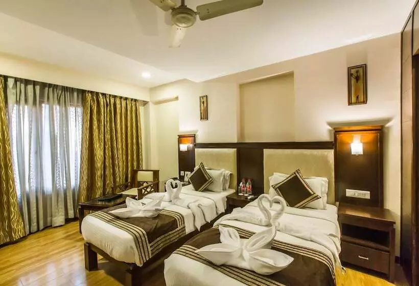 Hotelli Golden Manor By Brand My