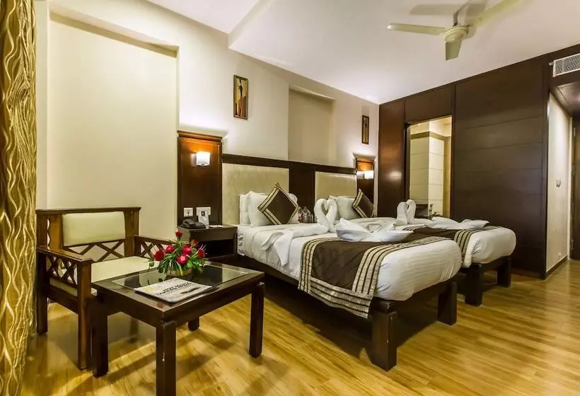 Hotelli Golden Manor By Brand My