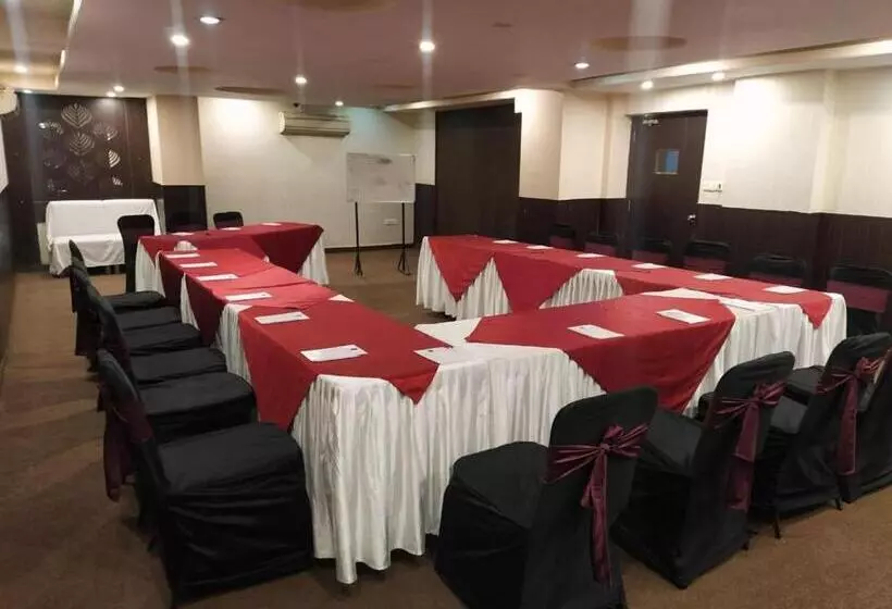 Hotelli Golden Manor By Brand My