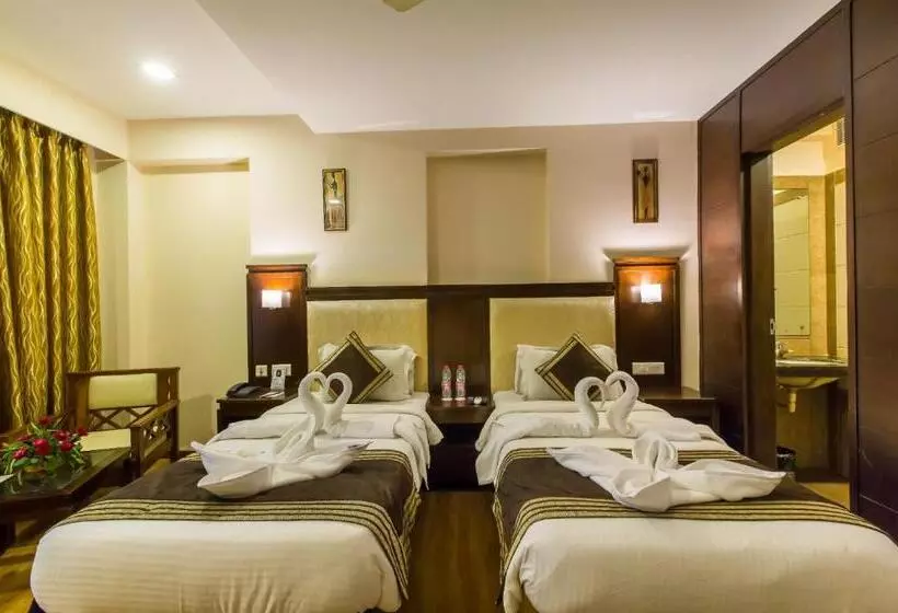 Hotelli Golden Manor By Brand My