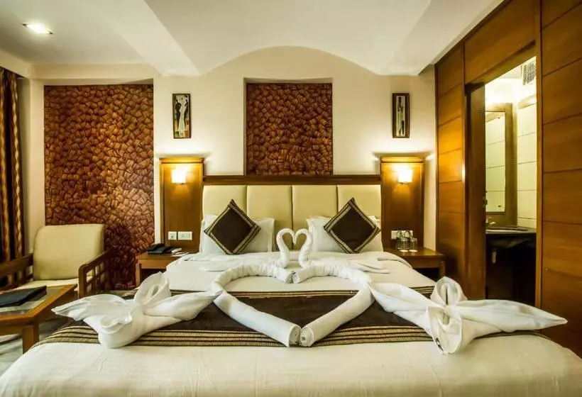 Hotelli Golden Manor By Brand My