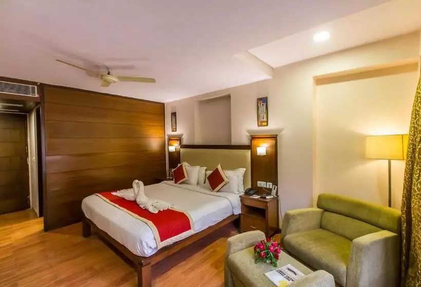 Hotelli Golden Manor By Brand My