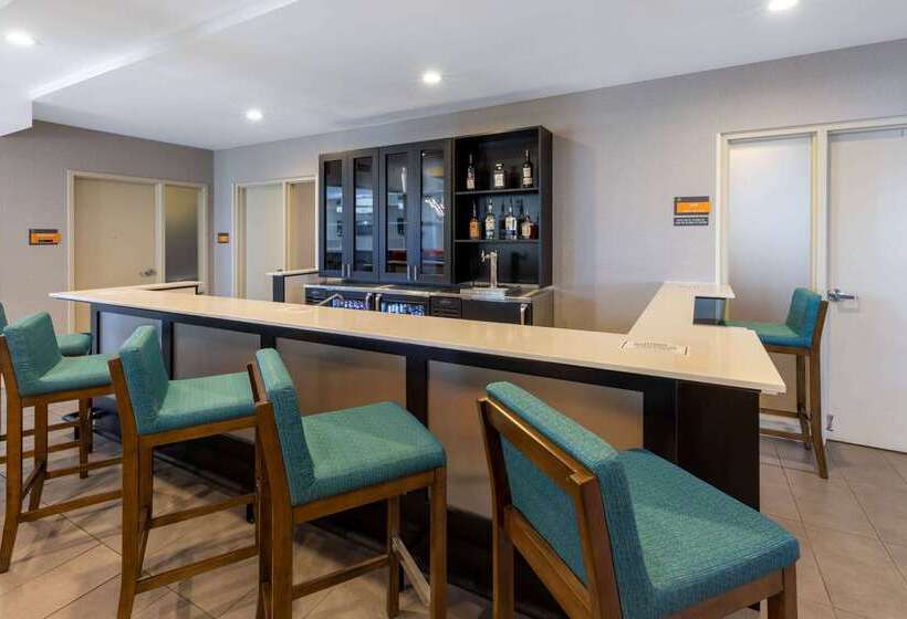 בית מלון כפרי La Quinta Inn & Suites By Wyndham Tulsa Downtown   Route 66