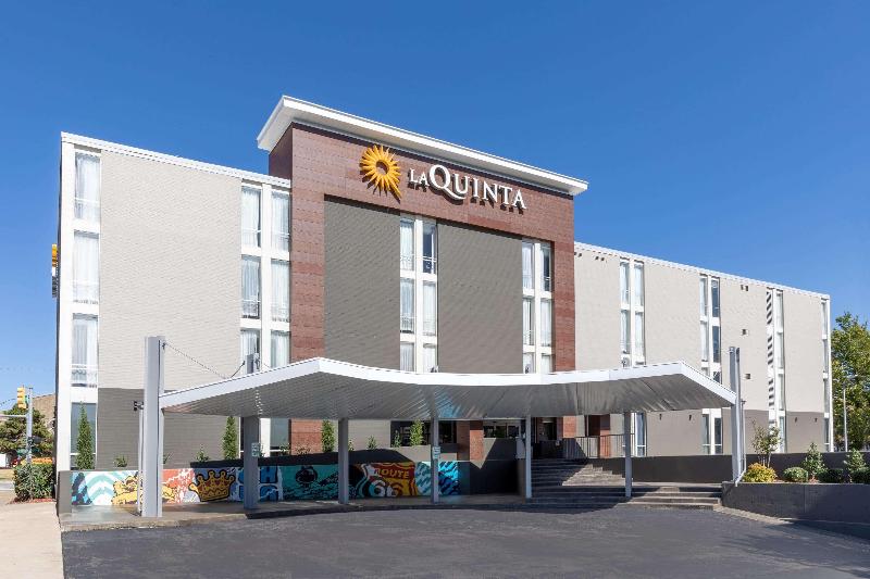 בית מלון כפרי La Quinta Inn & Suites By Wyndham Tulsa Downtown   Route 66