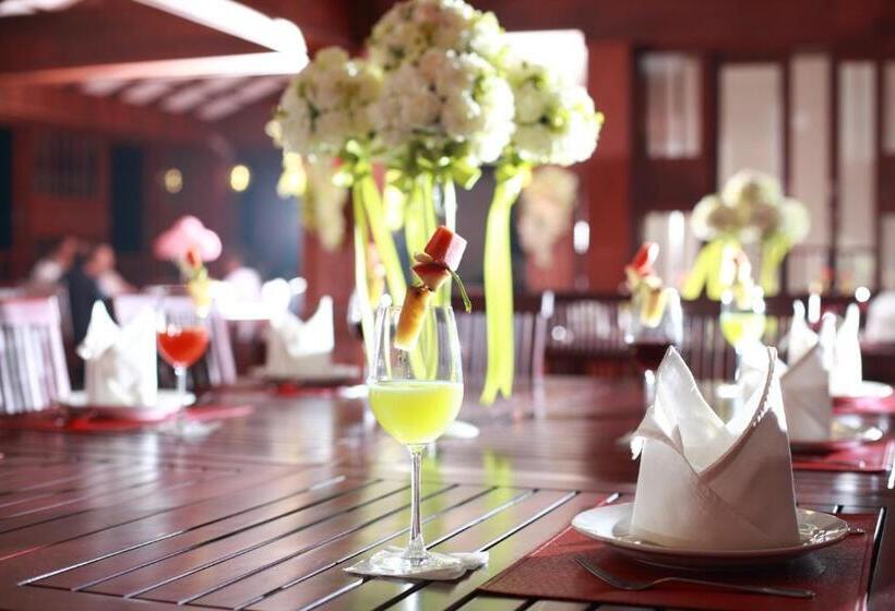 בית מלון כפרי Manorom Boutique