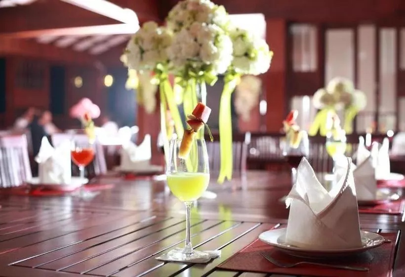 בית מלון כפרי Manorom Boutique