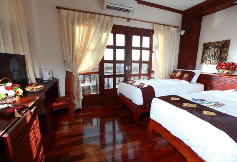 בית מלון כפרי Manorom Boutique