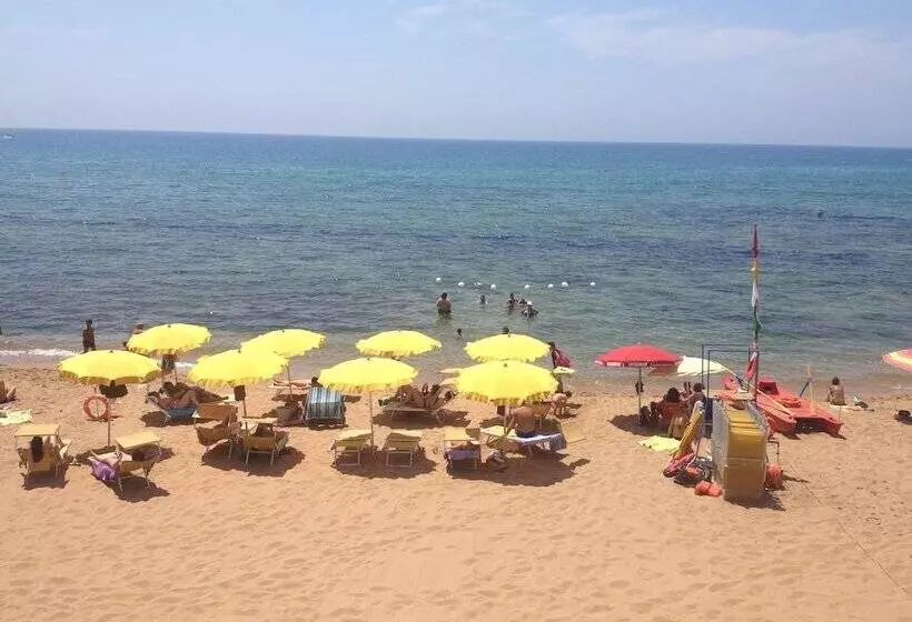 فندق Miramare Garzia