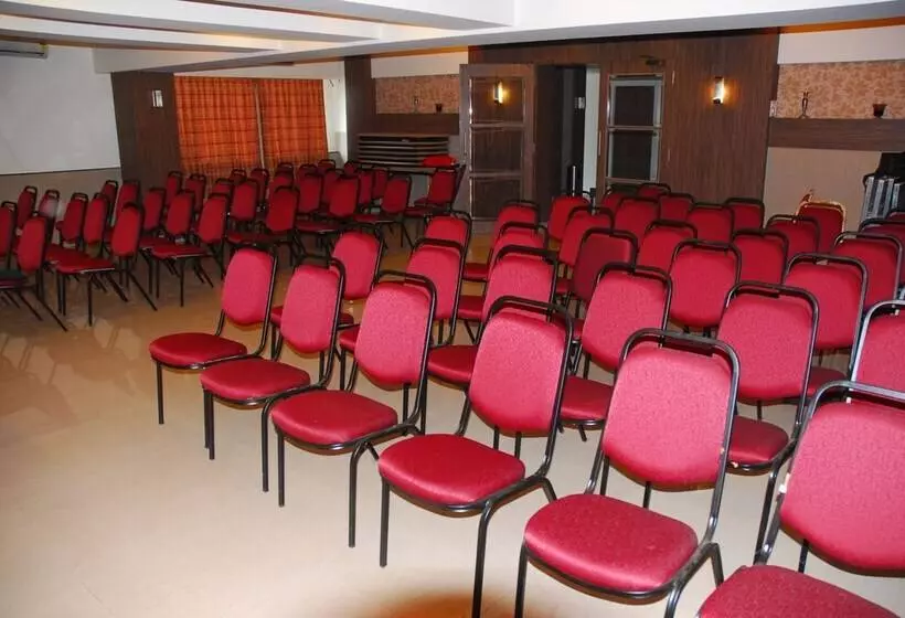 Отель Mourya Residency