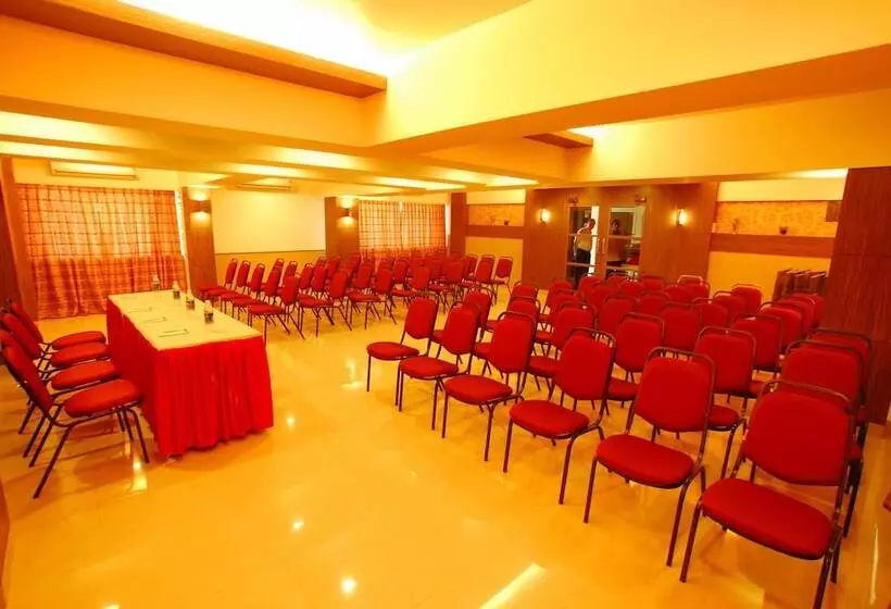 Отель Mourya Residency