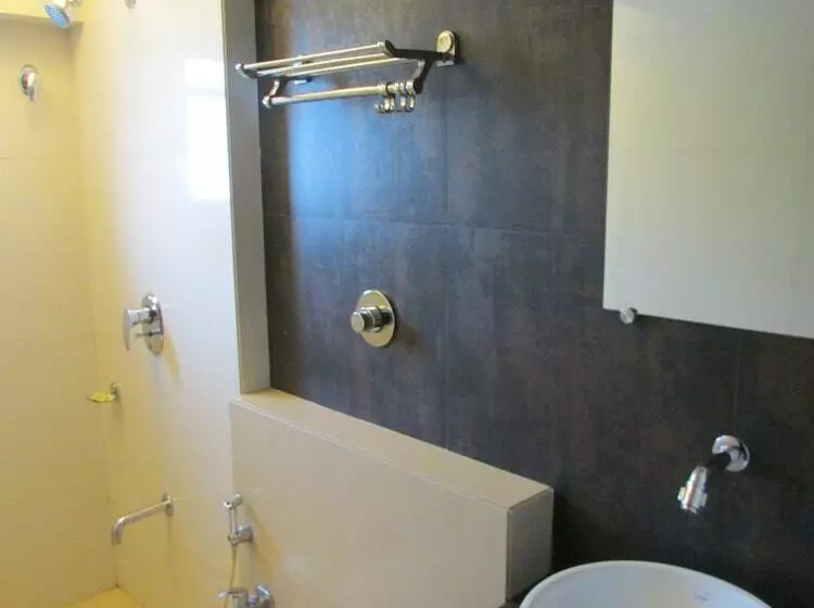 Отель Mourya Residency