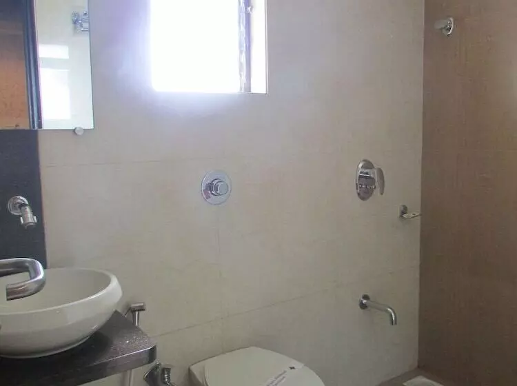 Отель Mourya Residency