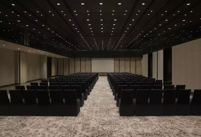 ホテル Roseate House New Delhi