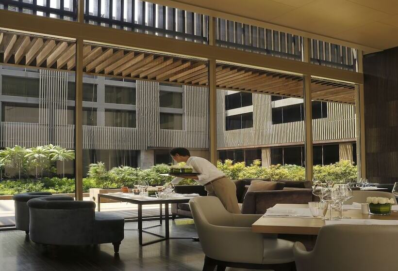 ホテル Roseate House New Delhi