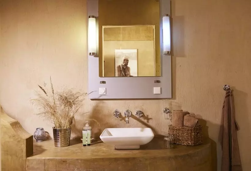 هتل Solitaire Desert Farm