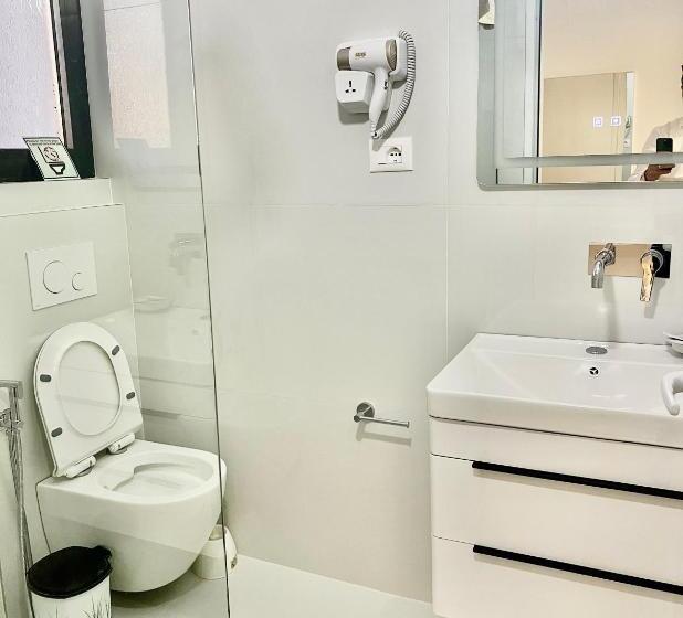 هتل Vip Bujari Ksamil