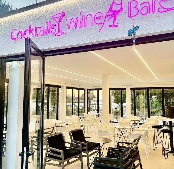 هتل Vip Bujari Ksamil