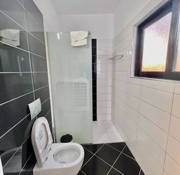 ホテル Vip Bujari Ksamil