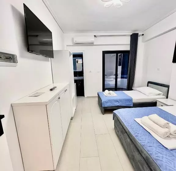 ホテル Vip Bujari Ksamil