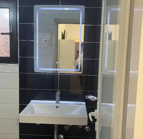 ホテル Vip Bujari Ksamil